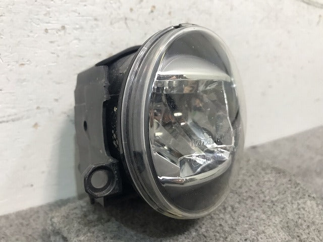 アクア/プリウス/アルファード/他  純正 左フォグランプ/ライト/レンズ KOITO 48-150 トヨタ(111658)
