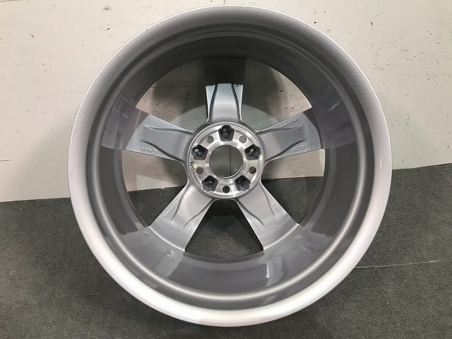 新品! Eクラス/クーペ W207/C207/A207 純正 ホイール 1本のみ 18ｘ8.5J/ET49/5穴/PCD112/ハブ径65mm A2074010502メルセデスベンツ(111902)