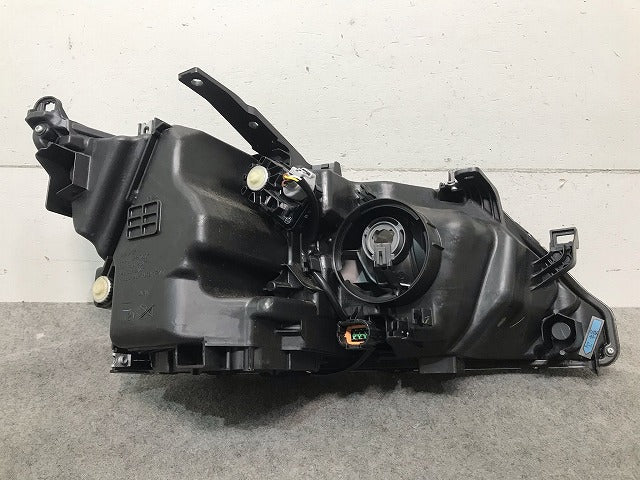 セレナ ハイウェイスター S/X/G C27/GC27/GFC27/GNC27/GFNC27 純正 左ヘッドライト/ランプ LED 刻印 Z 100-23721 26075-5TF5A(111950)