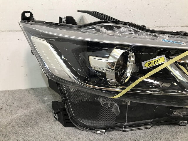 セレナ ハイウェイスター S/X/G C27/GC27/GFC27/GNC27/GFNC27 純正 右ヘッドライト/ランプ LED レベライザー KOITO 100-23721(111959)