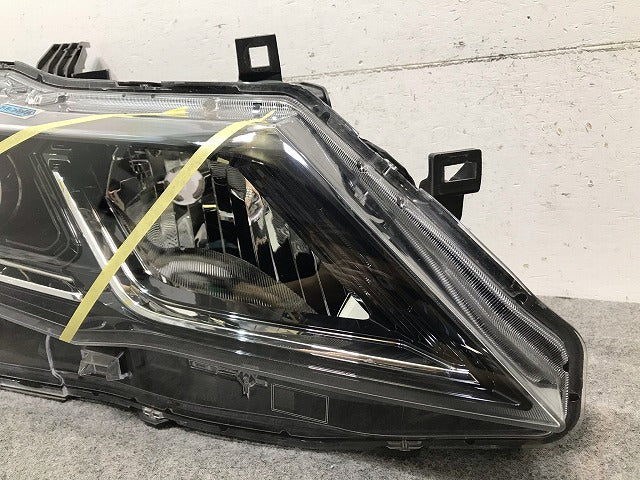 セレナ ハイウェイスター S/X/G C27/GC27/GFC27/GNC27/GFNC27 純正 右ヘッドライト/ランプ LED レベライザー KOITO 100-23721(111959)