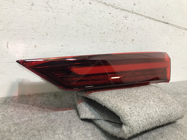 新品! S60 ZB系 純正 右テールランプ/ライト/レンズ LED インナー/内側 HELLA 31468202 31468202 ボルボ(111988)