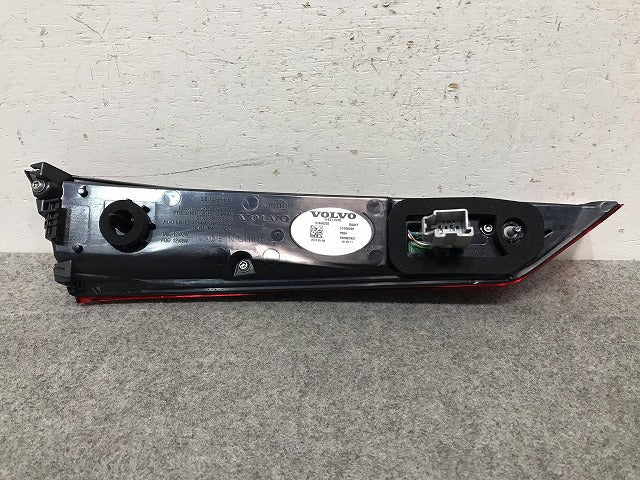 新品! S60 ZB系 純正 右テールランプ/ライト/レンズ LED インナー/内側 HELLA 31468202 31468202 ボルボ(111988)