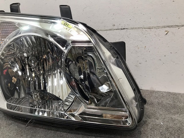 ノア/NOAH/60系/AZR60G/AZR65G 純正 後期 右ヘッドライト/ランプ ハロゲン KOITO 28-180 トヨタ (112099)