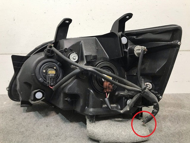 ノア/NOAH/60系/AZR60G/AZR65G 純正 後期 右ヘッドライト/ランプ ハロゲン KOITO 28-180 トヨタ (112099)