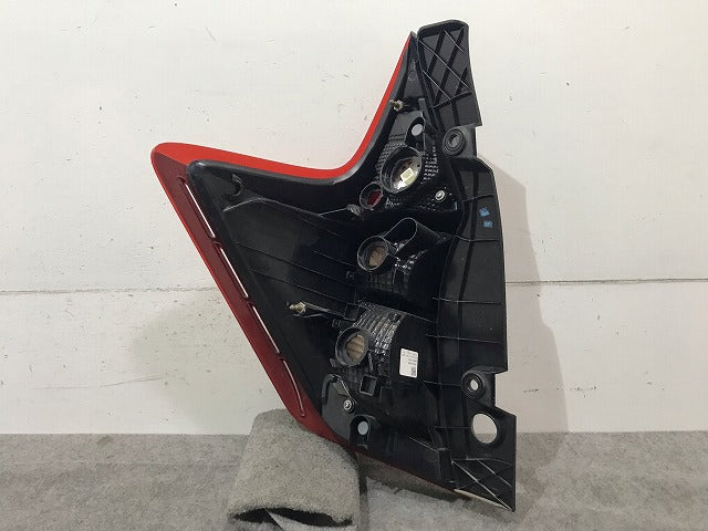 ノート/E12/HE12/NE12/SNE12 純正 前期 右テールランプ/ライト/レンズ  LED ハロゲン ICHIKOH D117 日産 (112243)