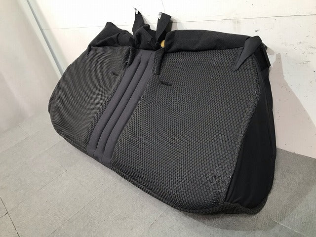 【新品】新品! キューブキュービック Z11/BGZ11/YGNZ11/YGZ11 純正 リアセカンドシート 座面のみ 88310-4V70B 日産(112255)