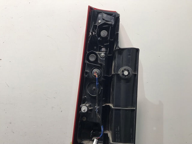ルーミー/トール/ジャスティ M900A/M910A/M900S/M910S/M900F/M910F 純正 右テールランプ/ライト ハロゲン LED付 KOITO 220-69047(112427)