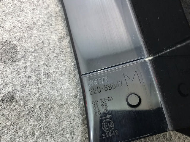 ルーミー/トール/ジャスティ M900A/M910A/M900S/M910S/M900F/M910F 純正 右テールランプ/ライト ハロゲン LED付 KOITO 220-69047(112427)