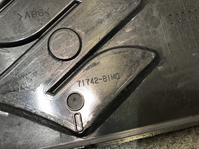 スペーシア MK32S 純正 前期 フロントグリル/ラジエターグリル/ラジエーターグリル 71742-81M0 ブルーイッシュブラック No.ZJ3(112722)