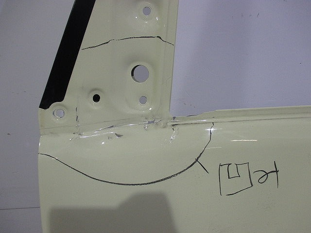 タント L375S/L385S 純正 左 フロント ドア コットンアイボリー T19 ダイハツ(112794)