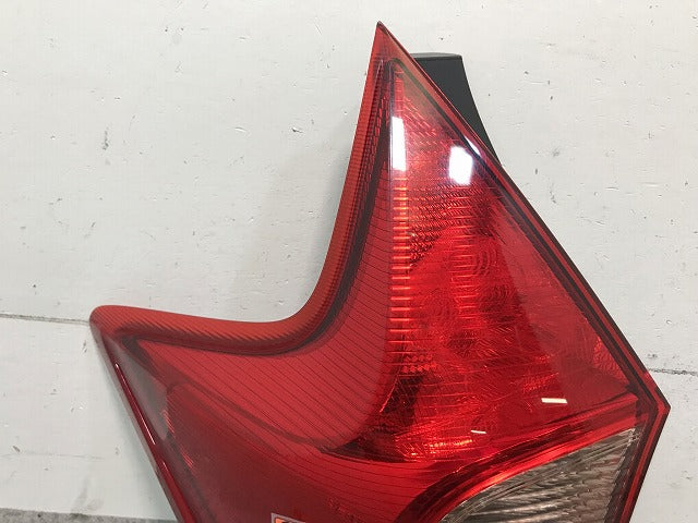 ノート E12/HE12/NE12/SNE12 純正 前期 左テールランプ/ライト/レンズ ハロゲン LED付 ICHIKOH D117 日産(112886)