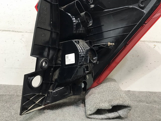 ノート E12/HE12/NE12/SNE12 純正 前期 左テールランプ/ライト/レンズ ハロゲン LED付 ICHIKOH D117 日産(112886)