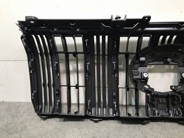 新車取り外し! ランドクルーザー/ランクル/プラド 150系/TRJ150W/GDJ/GRJ150W/151W 純正 後期 フロントグリル 53111-60C10/C50(113059)