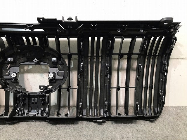 新車取り外し! ランドクルーザー/ランクル/プラド 150系/TRJ150W/GDJ/GRJ150W/151W 純正 後期 フロントグリル 53111-60C10/C50(113059)