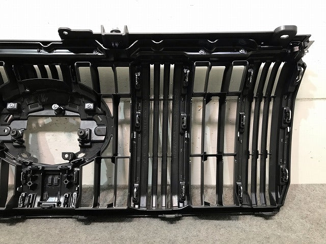 新車取り外し! ランドクルーザー/ランクル/プラド 150系/TRJ150W/GDJ/GRJ/150W/151W 純正 後期 フロントグリル 53111-60C10/C50(113074)
