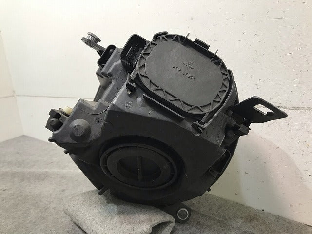 MINI/ミニ R56 純正 右ヘッドライト/ランプ ハロゲン 0 301 225 702 ミニ(113103)