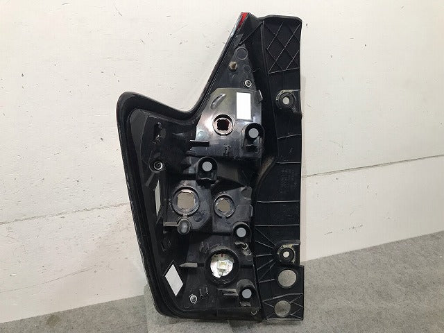 ノート E12/HE12/NE12/SNE12 純正 後期 右テールランプ/ライト/レンズ LED ICHIKOH D202 26554-5WK0A 日産(113350)