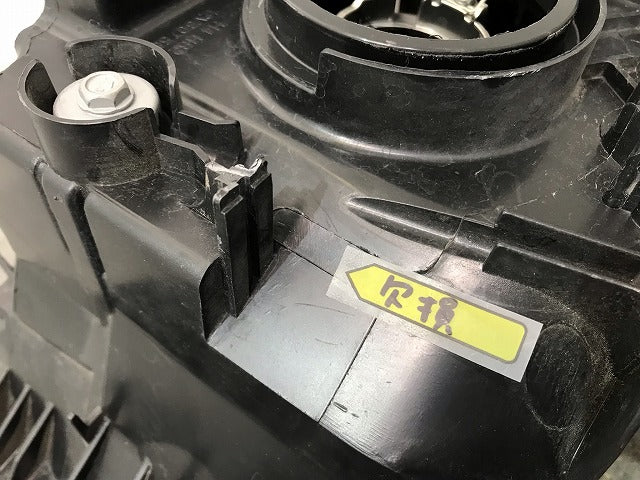 キューブ Z12/NZ12 純正 左ヘッドライト/ランプ ハロゲン レベライザー 刻印ZA STANLEY P8190 日産(113457)