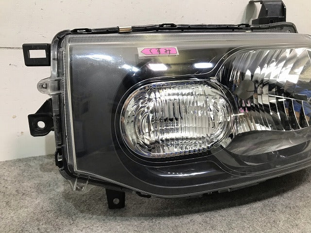 キューブ Z12/NZ12 純正 左ヘッドライト/ランプ ハロゲン レベライザー 刻印ZA STANLEY P8190 日産(113457)