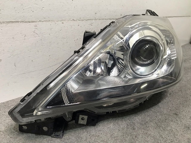 プレマシー CREW/CR3W 純正 左ヘッドライト/ランプ キセノン HID レベライザー STANLEY P7696 マツダ(113772)
