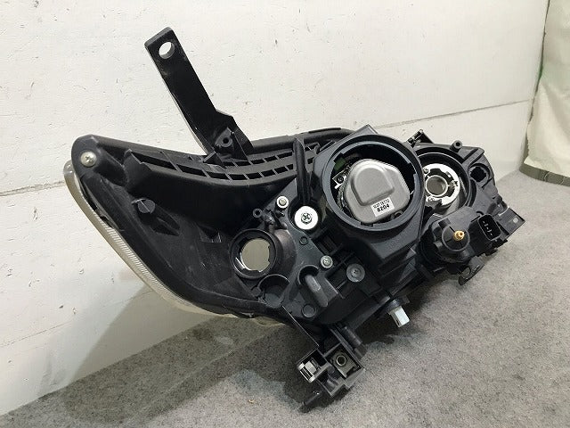 プレマシー CREW/CR3W 純正 左ヘッドライト/ランプ キセノン HID レベライザー STANLEY P7696 マツダ(113772)