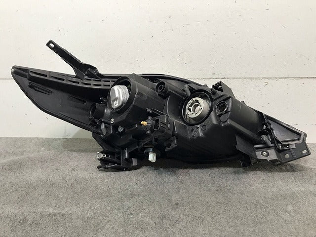 プレマシー CREW/CR3W 純正 左ヘッドライト/ランプ キセノン HID レベライザー STANLEY P7696 マツダ(113772)