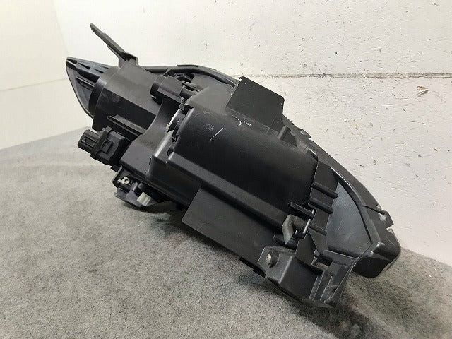 プレマシー CREW/CR3W 純正 左ヘッドライト/ランプ キセノン HID レベライザー STANLEY P7696 マツダ(113772)
