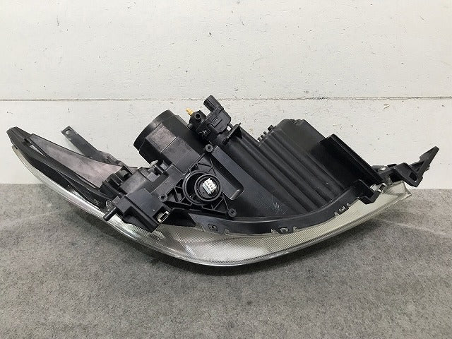 プレマシー CREW/CR3W 純正 左ヘッドライト/ランプ キセノン HID レベライザー STANLEY P7696 マツダ(113772)