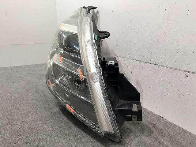 MPV LY3P 純正 右ヘッドライト/ランプ キセノン HID レベライザー STANLEY P5620 マツダ(113775)