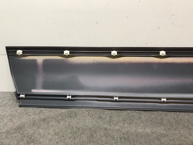 SLクラス R129 純正 右フロントドア サイドパネル マッドガード 129 690 04 40 1296900440 グレー メルセデスベンツ(113813)