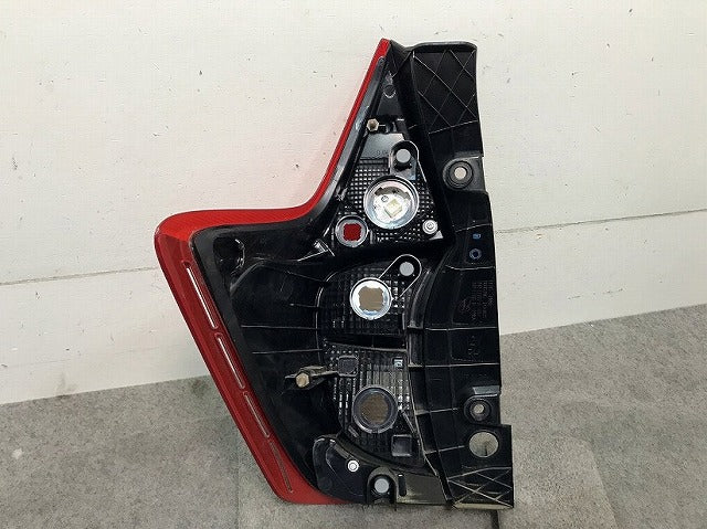 ノート E12/HE12/NE12/SNE12 純正 前期 右テールランプ/ライト/レンズ LED ICHIKOH D117 日産(113867)