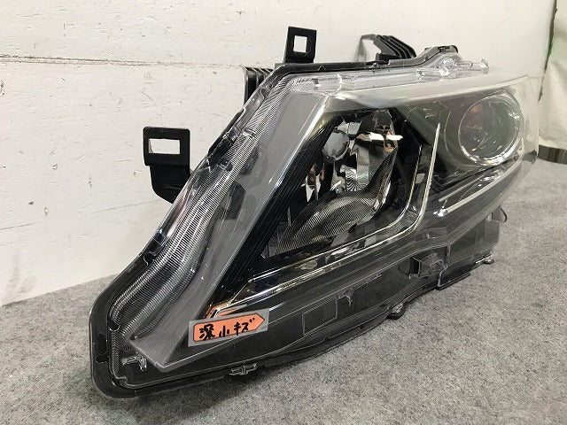 セレナ C27/GC27/GFC27/GNC27/GFNC27 純正 前期 左ヘッドライト/レベライザー LED キセノン HID AFS無 KOITO 100-23721 日産(113975)