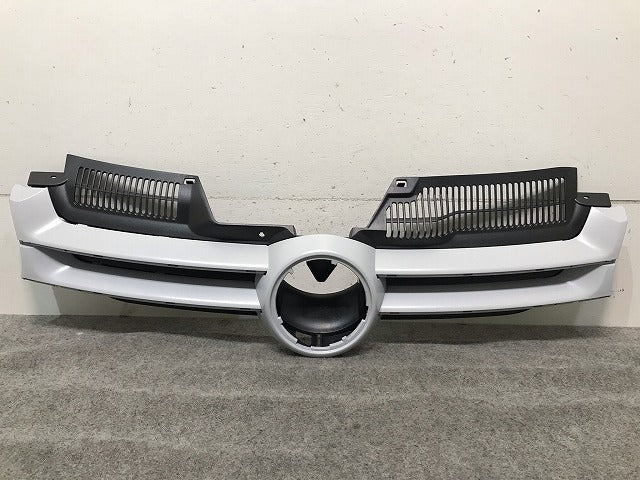 新品! ゴルフ5/GOLFⅤ 1K系 純正 フロントグリル/ラジエターグリル/ラジエーターグリル 1K0 853 651 未塗装 フォルクスワーゲン(113998)