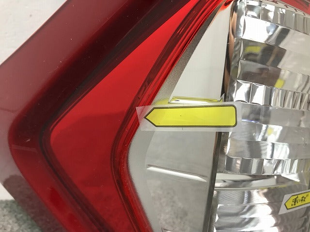 ルーミー/タンク/トール/ジャスティ M900A/M910A/M900S/M910S/M900F/M910F 純正 左テールランプ LED KOITO 220-69047 81561-B1140(114246)