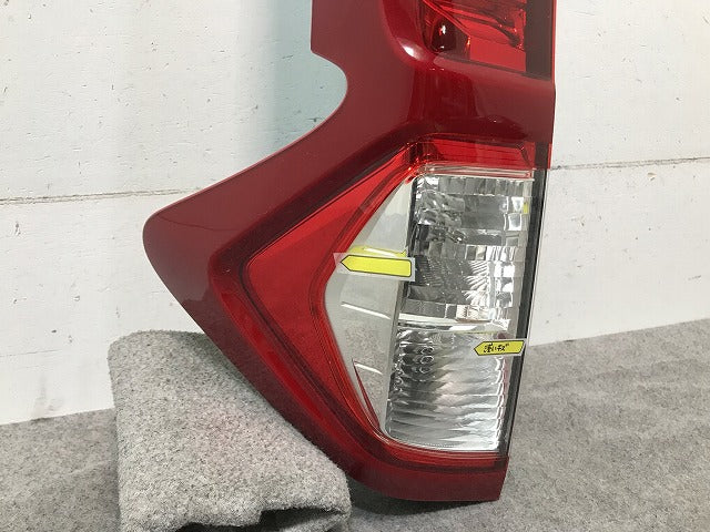 ルーミー/タンク/トール/ジャスティ M900A/M910A/M900S/M910S/M900F/M910F 純正 左テールランプ LED KOITO 220-69047 81561-B1140(114246)
