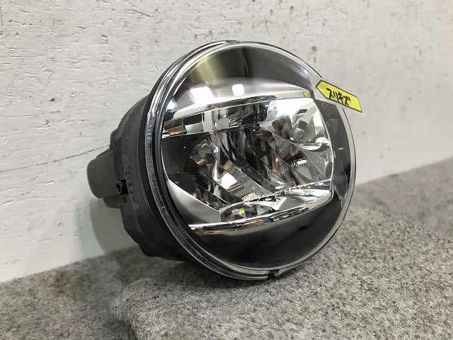 80 ヴォクシー ノア 前期 後期 30 アルファード プリウス アクア シエンタ 純正 後期 右フォグランプ/ライト/LED KOITO 48-150(114340)