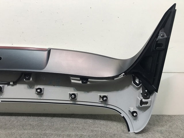 新車取り外し! ヴェゼル/VEZEL RV3/RV4/RV5/RV6 純正 リアスポイラー ルーフスポイラー リアウィング 74900-3M0 カラーNo.NH902P(114378)