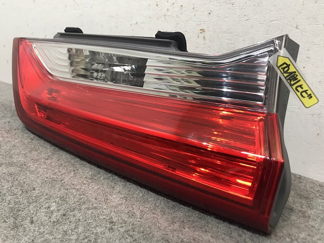 新車取り外し! CR-V/CRV RW1/RW2 純正 右テールランプ/ライト/レンズ LED STANLEY W3780 34150-TLA-T01 ホンダ(114696)