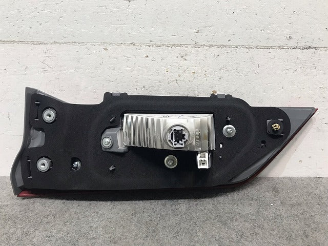 新車取り外し! CR-V/CRV RW1/RW2 純正 右テールランプ/ライト/レンズ LED STANLEY W3780 34150-TLA-T01 ホンダ(114696)