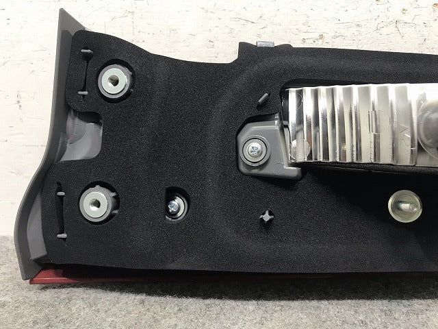 新車取り外し! CR-V/CRV RW1/RW2 純正 右テールランプ/ライト/レンズ LED STANLEY W3780 34150-TLA-T01 ホンダ(114696)