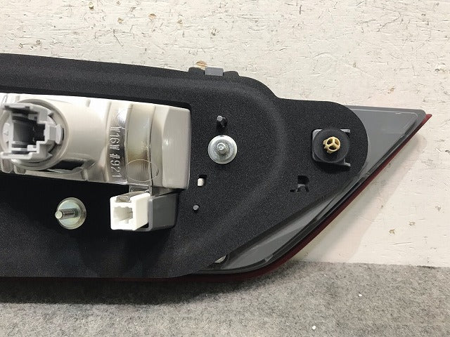 新車取り外し! CR-V/CRV RW1/RW2 純正 右テールランプ/ライト/レンズ LED STANLEY W3780 34150-TLA-T01 ホンダ(114696)
