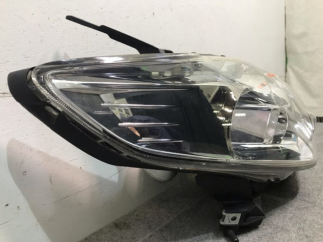 プレマシー CREW/CR3W 純正 中期 右ヘッドライト/ランプ キセノン HID レベライザー STANLEY P5104R マツダ(114807)
