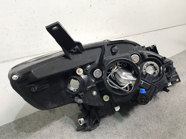 プレマシー CREW/CR3W 純正 前期 左ヘッドライト/ランプ キセノン HID レベライザー STANLEY P5104L マツダ (114820)