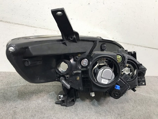 プレマシー CREW/CR3W 純正 前期 左ヘッドライト/ランプ キセノン HID レベライザー STANLEY P5104L マツダ (114821)