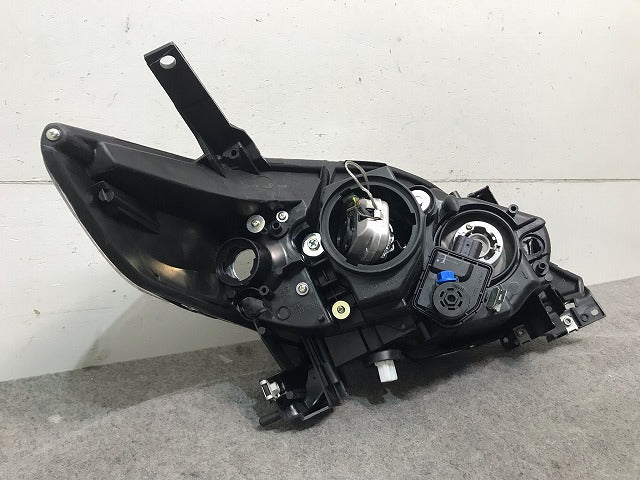 プレマシー CREW/CR3W 純正 左ヘッドライト/ランプ キセノン HID レベライザー STANLEY P5104 マツダ (114850)