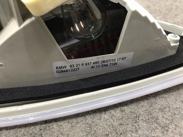 新品! 3シリーズ/セダン/E90 純正 前期 右テールランプ/ライト/レンズ ハロゲン 63 21 6 937 460/63216937460 BMW(114851)