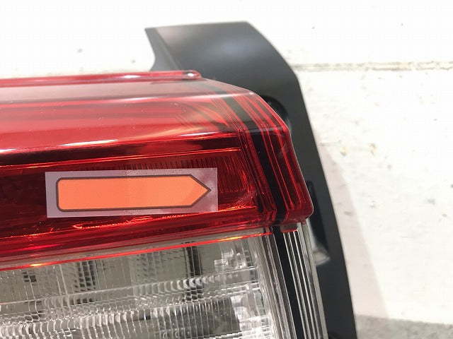 インプレッサスポーツ GT2/GT3/GT6/GT7 純正 前期 左テールランプ/ライト/レンズ LED MOBIS FBM924-21 スバル (114920)