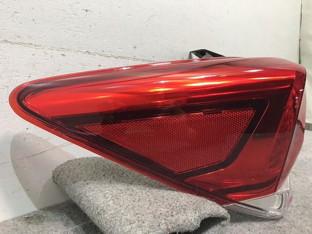 インプレッサスポーツ GT2/GT3/GT6/GT7 純正 前期 左テールランプ/ライト/レンズ LED MOBIS FBM924-21 スバル (114920)