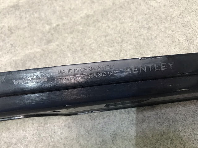 新品! ベンテイガ 純正 フロントラジエターグリル カバー 36A 853 948 36A853948 素地 ベントレー (114974)